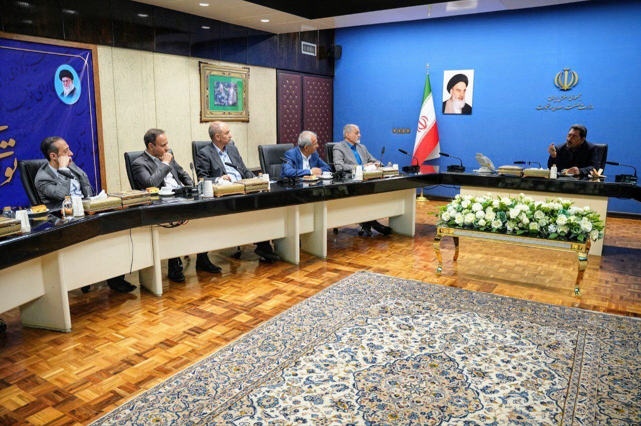 وزیر صمت: صنعت فولاد بخشی از ارز کشور را تامین کرده است